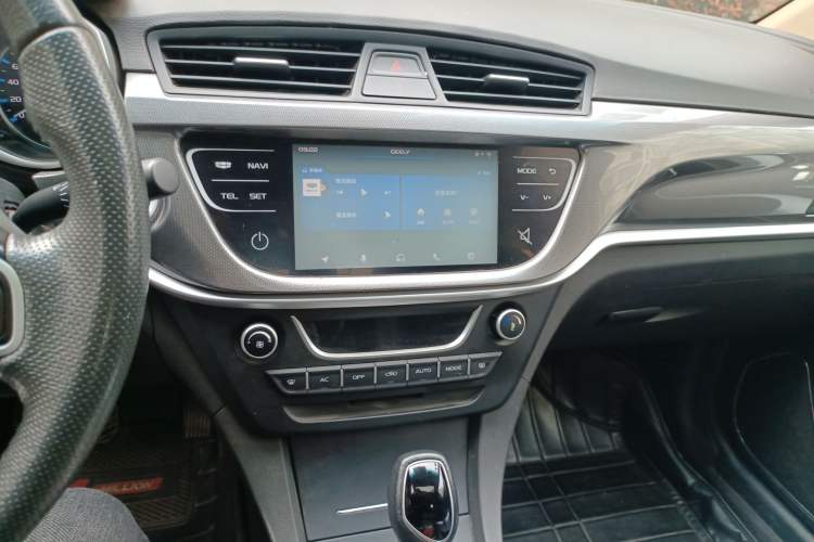 Used Geely Auto Emgrand 2017 Sedan Million Edition 1.5L CVT Upward Connectivity Version Audio And AC Panel