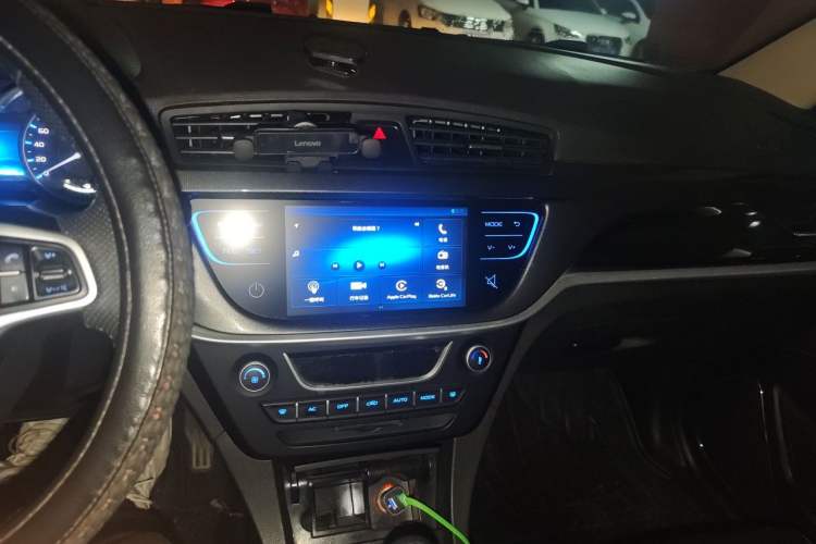 Used Geely Auto Emgrand 2017 Hatchback RS Million Edition 1.5L Manual Upward Version Audio And AC Panel
