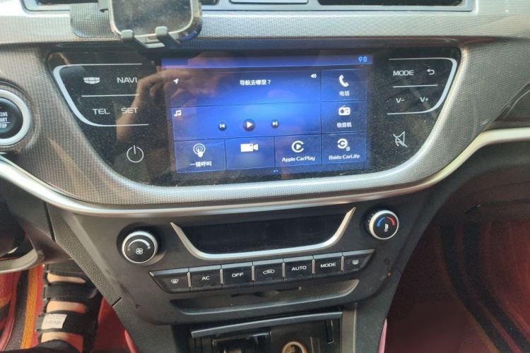 Used Geely Auto Emgrand 2017 Sedan Million Edition 1.5L CVT Upward Version Audio And AC Panel