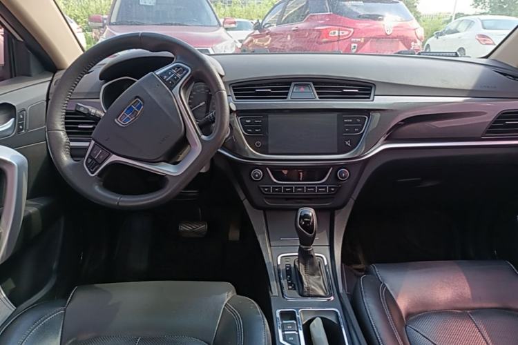 Used Geely Auto Emgrand 2017 Sedan Million Edition 1.5L CVT Upward Version Center Console