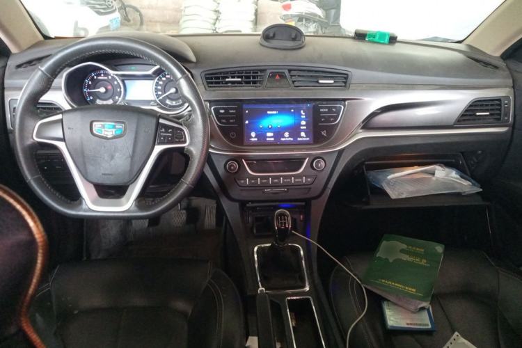 Used Geely Auto Emgrand 2017 Sedan Million Edition 1.5L Manual - Upward Version Center Console