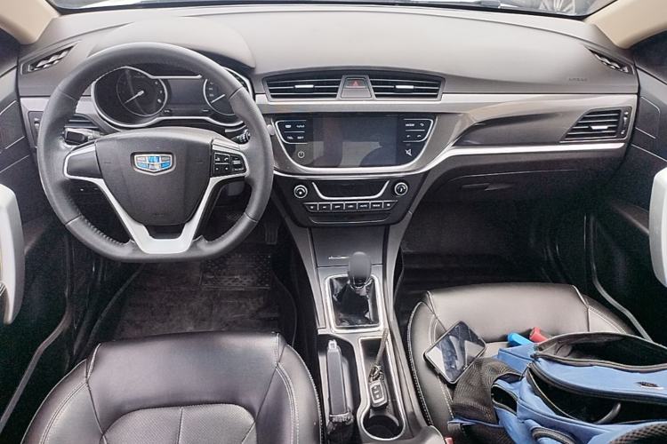 Used Geely Auto Emgrand 2017 Sedan Million Edition 1.5L Manual - Upward Version Center Console