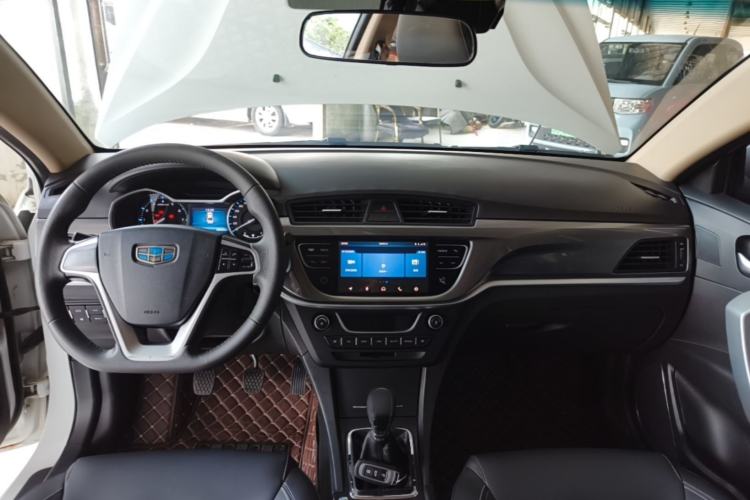 Used Geely Auto Emgrand 2017 Sedan Million Edition 1.5L Manual - Upward Version Center Console