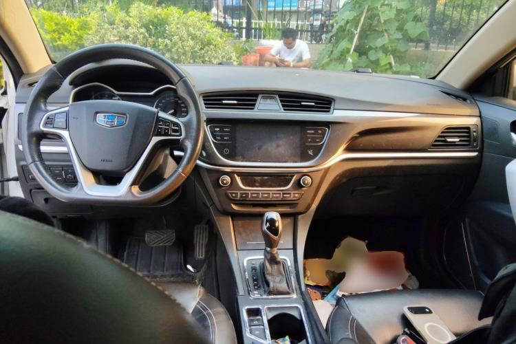 Used Geely Auto Emgrand 2017 Sedan Million Edition 1.5L CVT Luxury Model Center Console