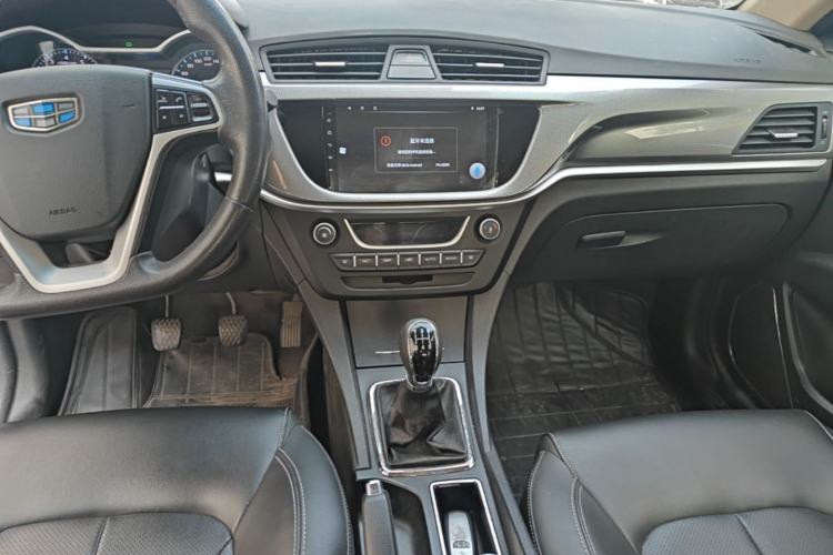 Used Geely Auto Emgrand 2017 Sedan Million Edition 1.5L Manual Upward Connect Version Center Console