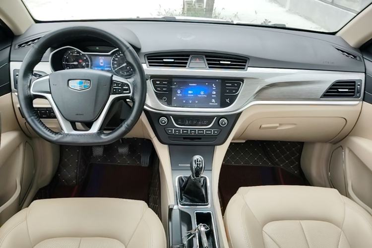Used Geely Auto Emgrand 2017 Sedan Million Edition 1.5L Manual Luxury Model Center Console