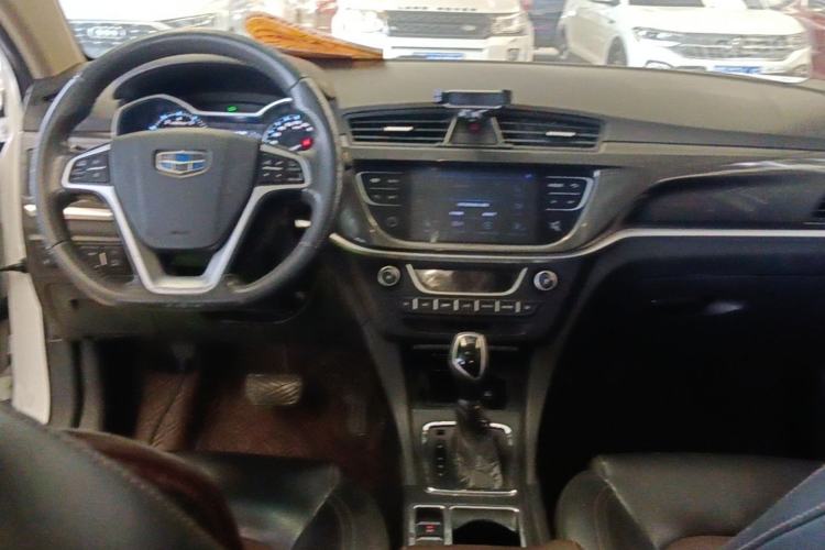 Used Geely Auto Emgrand 2017 Hatchback RS Million Edition 1.5L CVT Upward Version Center Console