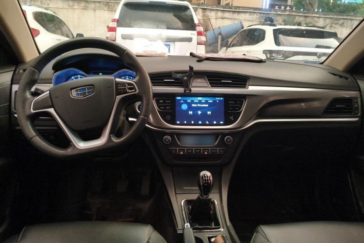 Used Geely Auto Emgrand 2017 Sedan Million Edition 1.5L Manual Upward Connect Version Center Console