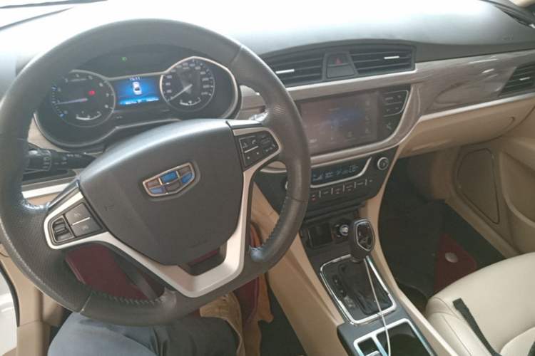 Used Geely Auto Emgrand 2017 Sedan Million Edition 1.5L CVT Luxury Model Center Console