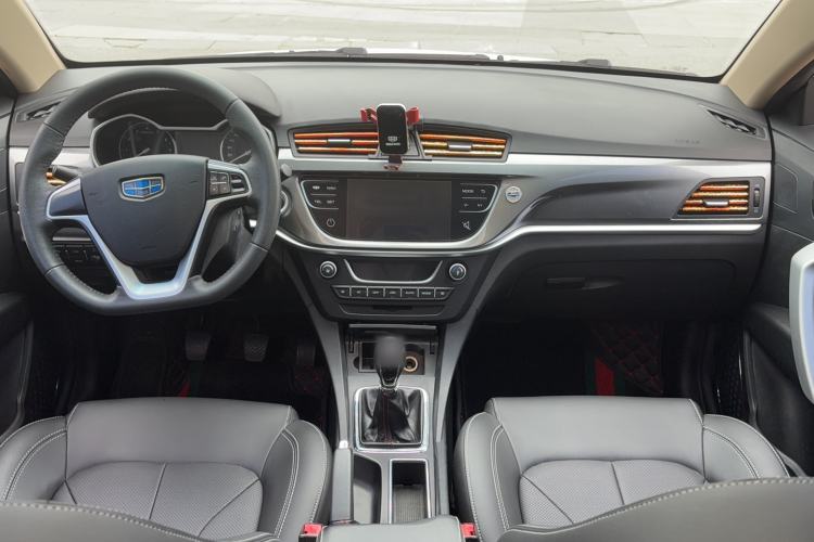 Used Geely Auto Emgrand 2017 Sedan Million Edition 1.5L Manual - Upward Version Center Console