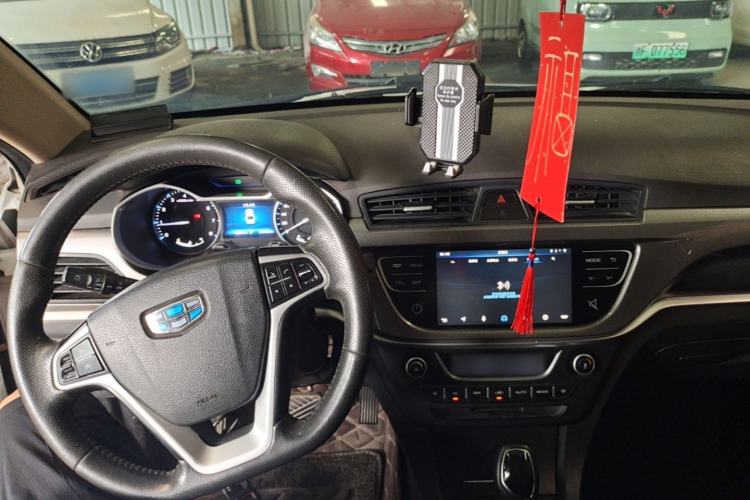 Used Geely Auto Emgrand 2017 Sedan Million Edition 1.5L CVT Upward Connectivity Version Center Console