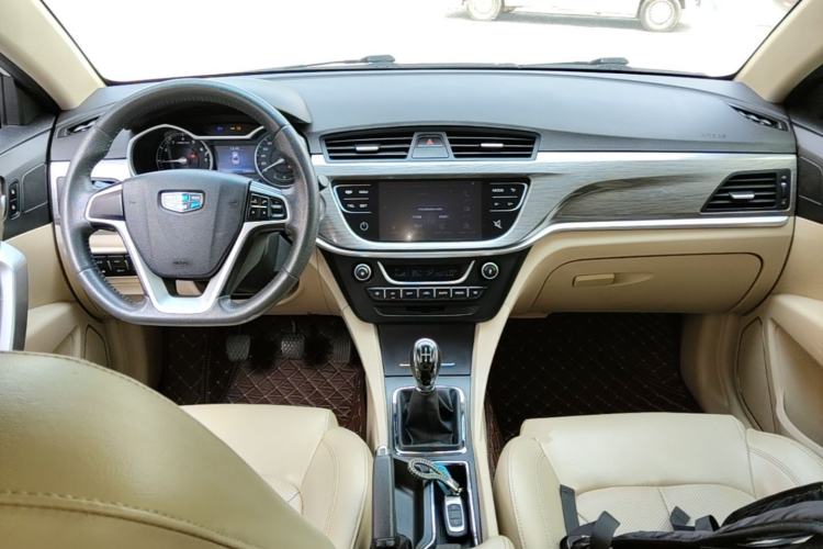 Used Geely Auto Emgrand 2017 Sedan Million Edition 1.5L Manual Luxury Model Center Console