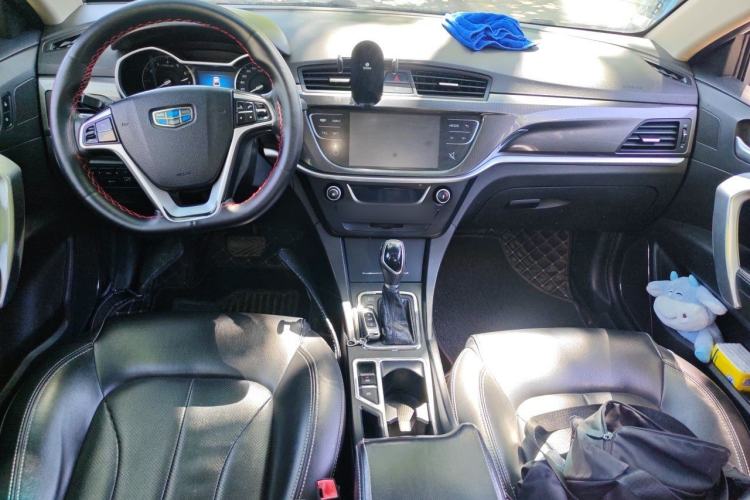 Used Geely Auto Emgrand 2017 Sedan Million Edition 1.5L CVT Upward Version Center Console