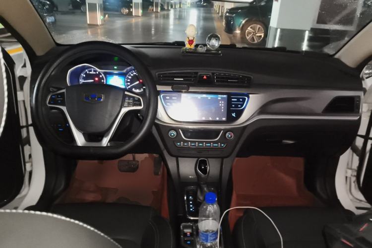 Used Geely Auto Emgrand 2017 Sedan Million Edition 1.5L CVT Upward Connectivity Version Center Console