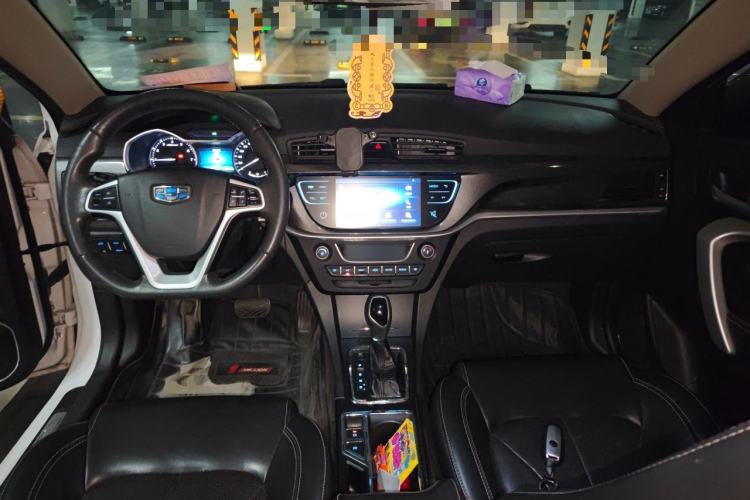 Used Geely Auto Emgrand 2017 Sedan Million Edition 1.5L CVT Upward Version Center Console