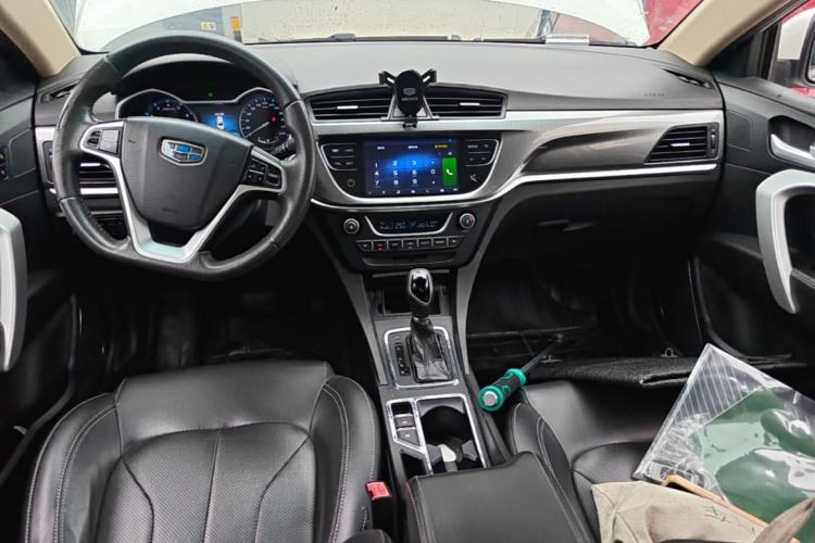 Used Geely Auto Emgrand 2017 Sedan Million Edition 1.5L CVT Upward Version Center Console