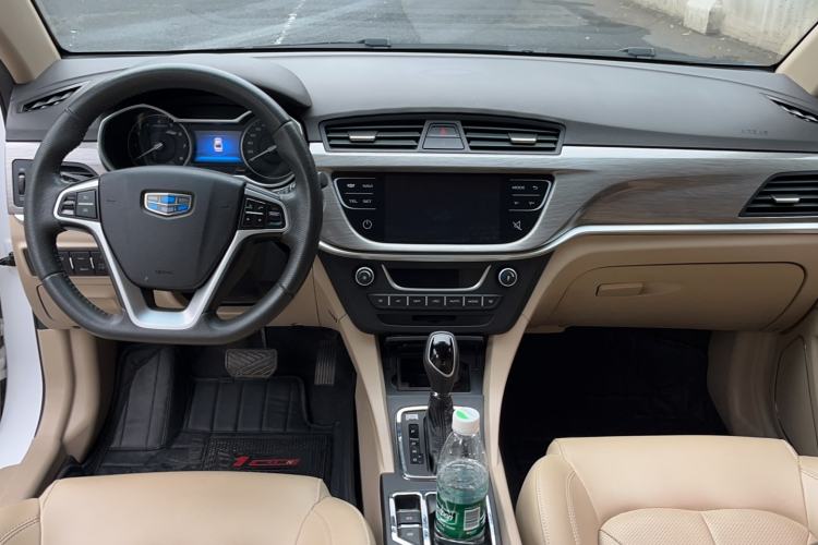 Used Geely Auto Emgrand 2017 Sedan Million Edition 1.5L CVT Luxury Model Center Console