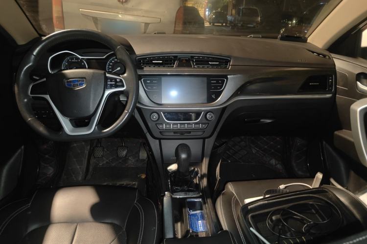 Used Geely Auto Emgrand 2017 Sedan Million Edition 1.5L Manual - Upward Version Center Console