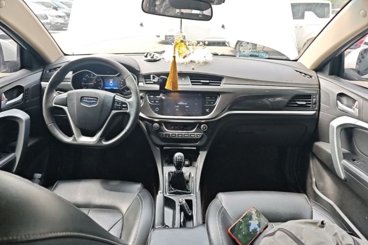Used Geely Auto Emgrand 2017 Sedan Million Edition 1.5L Manual - Upward Version Center Console