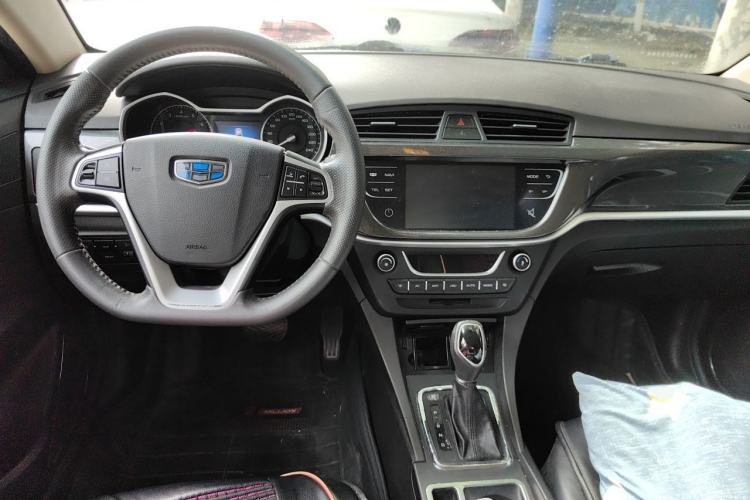 Used Geely Auto Emgrand 2017 Sedan Million Edition 1.5L CVT Upward Version Center Console