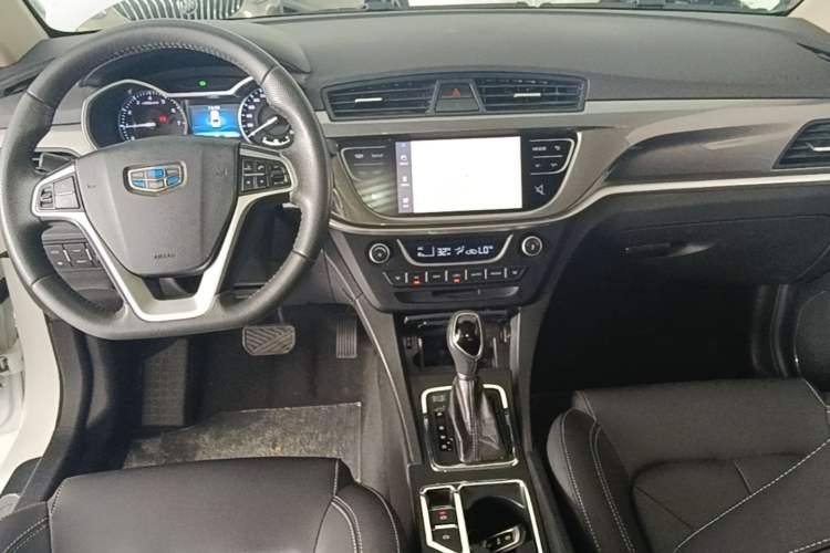 Used Geely Auto Emgrand 2017 Sedan Million Edition 1.5L CVT Upward Connectivity Version Center Console