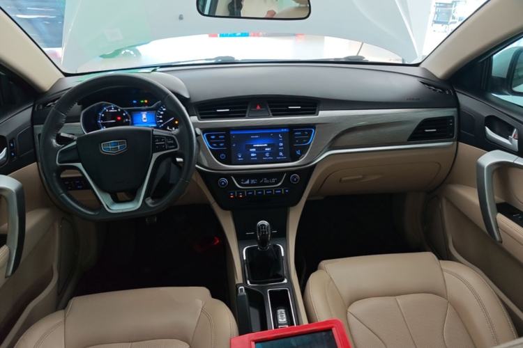 Used Geely Auto Emgrand 2017 Sedan Million Edition 1.5L Manual Luxury Model Center Console