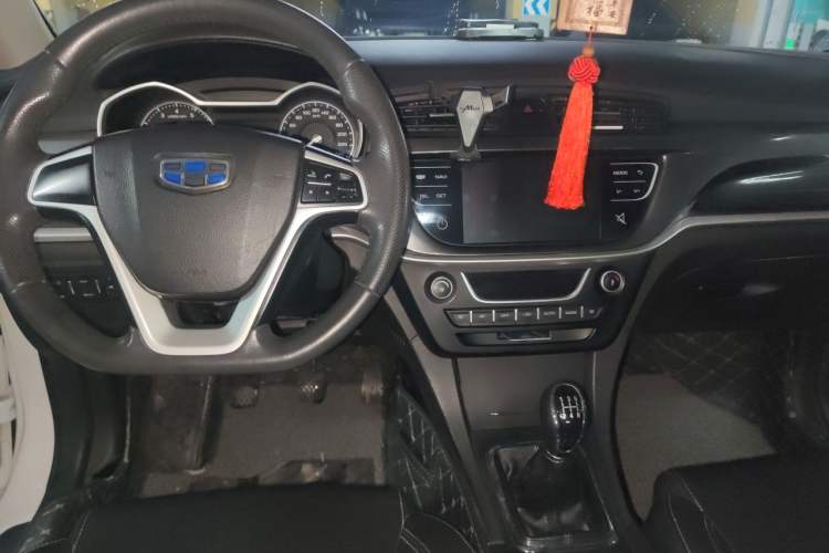Used Geely Auto Emgrand 2017 Sedan Million Edition 1.5L Manual - Upward Version Center Console