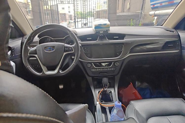 Used Geely Auto Emgrand 2017 Sedan Million Edition 1.5L Manual - Upward Version Center Console