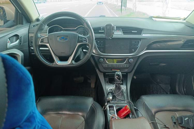 Used Geely Auto Emgrand 2017 Hatchback RS Million Edition 1.5L CVT Upward Version Center Console