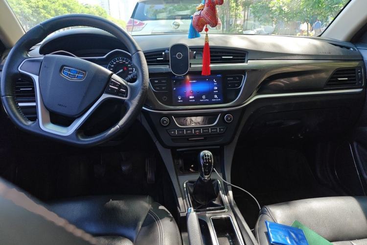 Used Geely Auto Emgrand 2017 Sedan Million Edition 1.5L Manual - Upward Version Center Console