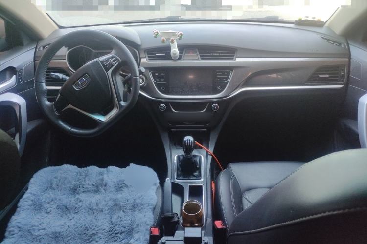 Used Geely Auto Emgrand 2017 Sedan Million Edition 1.5L Manual - Upward Version Center Console