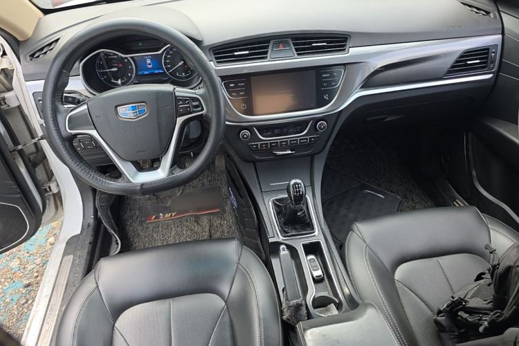 Used Geely Auto Emgrand 2017 Sedan Million Edition 1.5L Manual - Upward Version Center Console