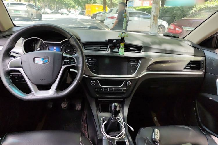 Used Geely Auto Emgrand 2017 Sedan Million Edition 1.5L Manual - Upward Version Center Console