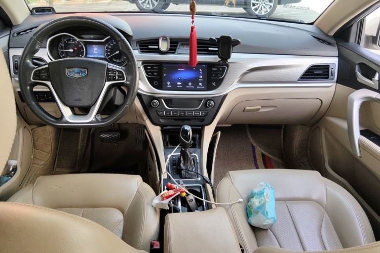 Used Geely Auto Emgrand 2017 Sedan Million Edition 1.5L CVT Luxury Model Center Console