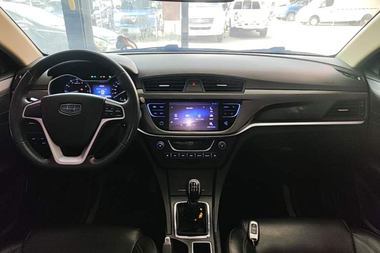 Used Geely Auto Emgrand 2017 Sedan Million Edition 1.5L Manual - Upward Version Center Console