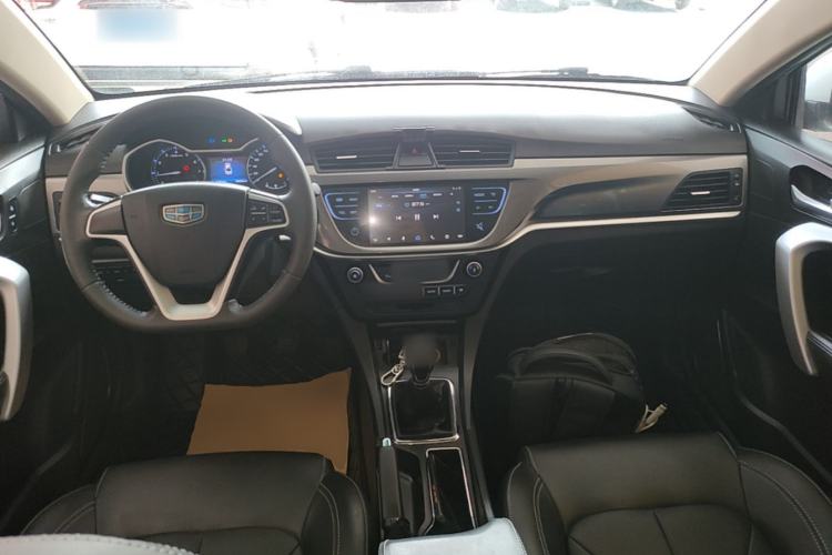 Used Geely Auto Emgrand 2017 Sedan Million Edition 1.5L Manual - Upward Version Center Console