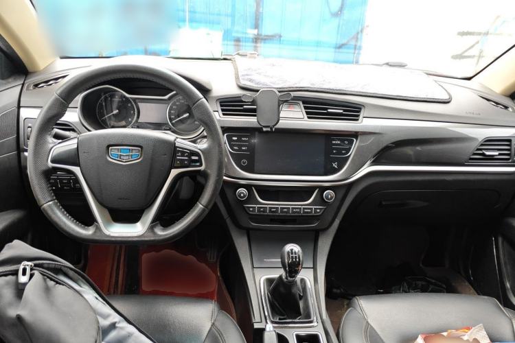 Used Geely Auto Emgrand 2017 Hatchback RS Million Edition 1.5L Manual Upward Version Center Console