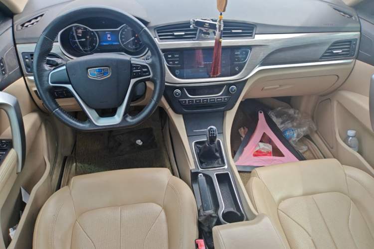 Used Geely Auto Emgrand 2017 Sedan Million Edition 1.5L Manual Luxury Model Center Console