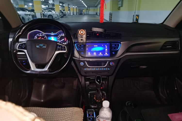Used Geely Auto Emgrand 2017 Sedan Million Edition 1.5L CVT Upward Connectivity Version Center Console