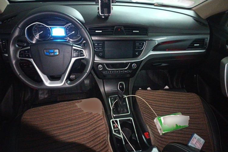 Used Geely Auto Emgrand 2017 Sedan Million Edition 1.5L CVT Upward Version Center Console