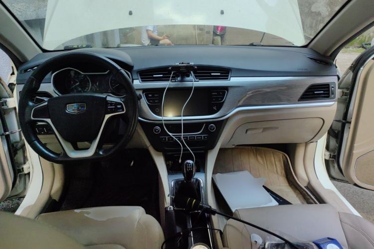 Used Geely Auto Emgrand 2017 Sedan Million Edition 1.5L Manual Luxury Model Center Console