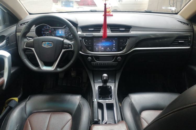 Used Geely Auto Emgrand 2017 Hatchback RS Million Edition 1.5L Manual Upward Version Center Console