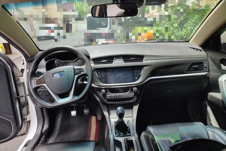 Used Geely Auto Emgrand 2017 Hatchback RS Million Edition 1.5L Manual Upward Version Center Console