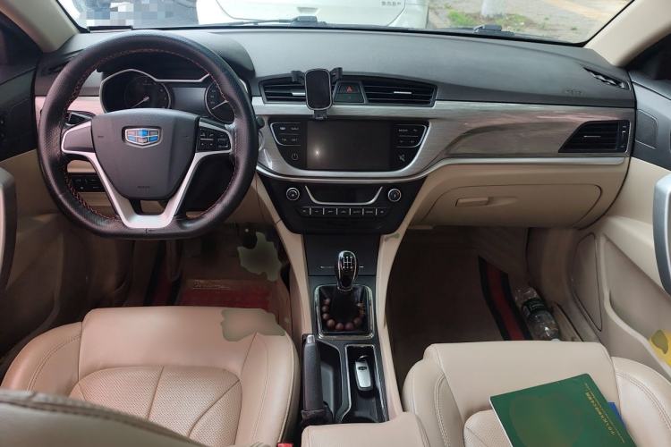 Used Geely Auto Emgrand 2017 Sedan Million Edition 1.5L Manual Luxury Model Center Console
