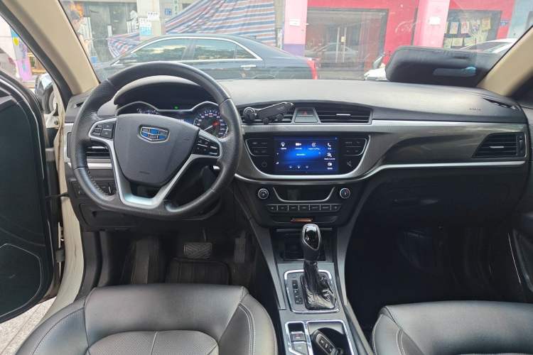 Used Geely Auto Emgrand 2017 Sedan Million Edition 1.5L CVT Upward Connectivity Version Center Console