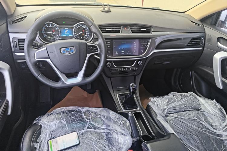 Used Geely Auto Emgrand 2017 Sedan Million Edition 1.5L Manual - Upward Version Center Console