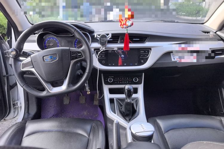 Used Geely Auto Emgrand 2017 Sedan Million Edition 1.5L Manual Upward Connect Version Center Console