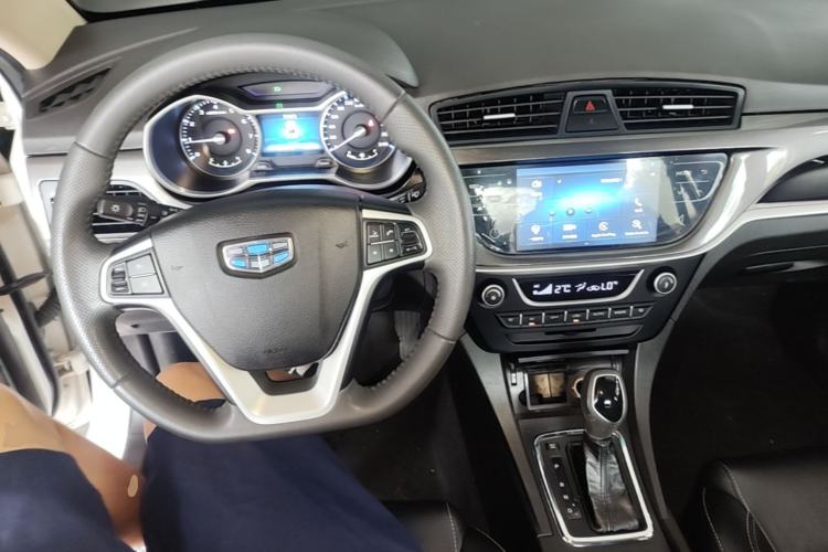 Used Geely Auto Emgrand 2017 Sedan Million Edition 1.5L CVT Upward Version Center Console