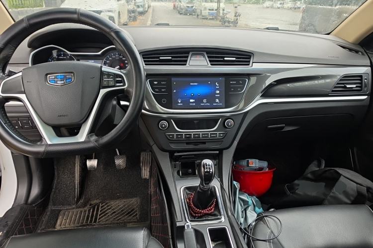 Used Geely Auto Emgrand 2017 Sedan Million Edition 1.5L Manual - Upward Version Center Console