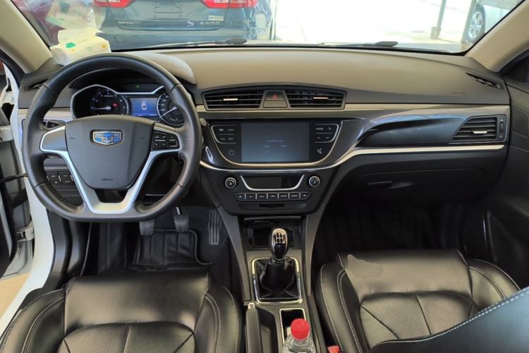 Used Geely Auto Emgrand 2017 Sedan Million Edition 1.5L Manual - Upward Version Center Console